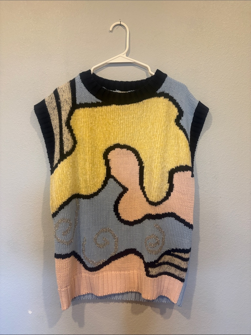 Abstract Pattern Sleeveless Knit Sweater vest in Yellow, Pink, Blue